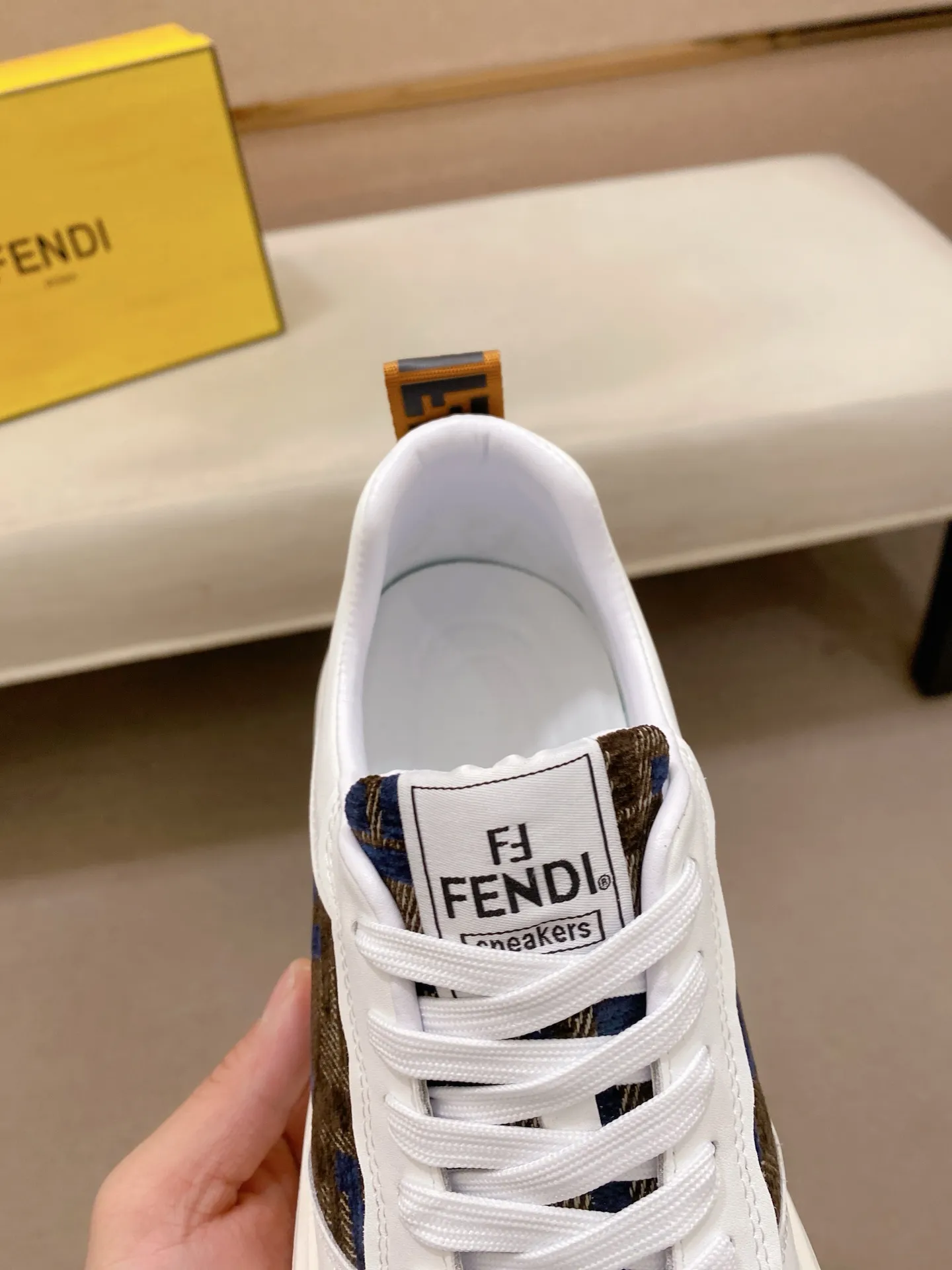 Factory price 400💰 (fendi) New style 👊🏻 upper 🇮🇹 imported cowhide fabric 🇩🇪 lining imported sheepskin lining. The original outsole is molded to highlight the identity of every man, and the upper foot is elegant and stable🚶🏻🚶🏻The high-end custom counters reproduce the original version📯No matter the wind or rain, the shoe last remains unchanged and can withstand the verification of time🔍️,🔵 Size: 38-44